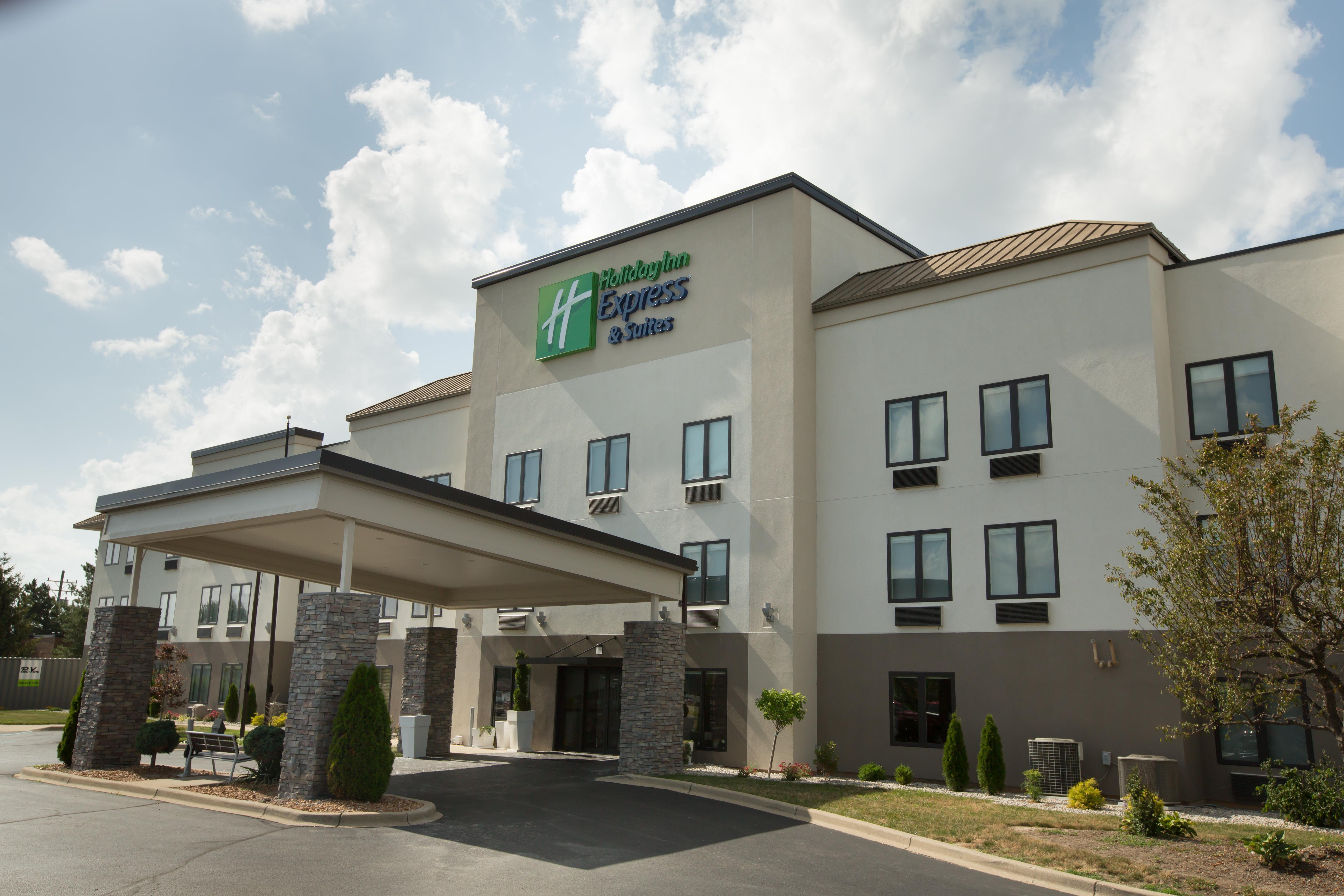 Holiday Inn Express Hotel & Suites Madison By Ihg Exterior foto