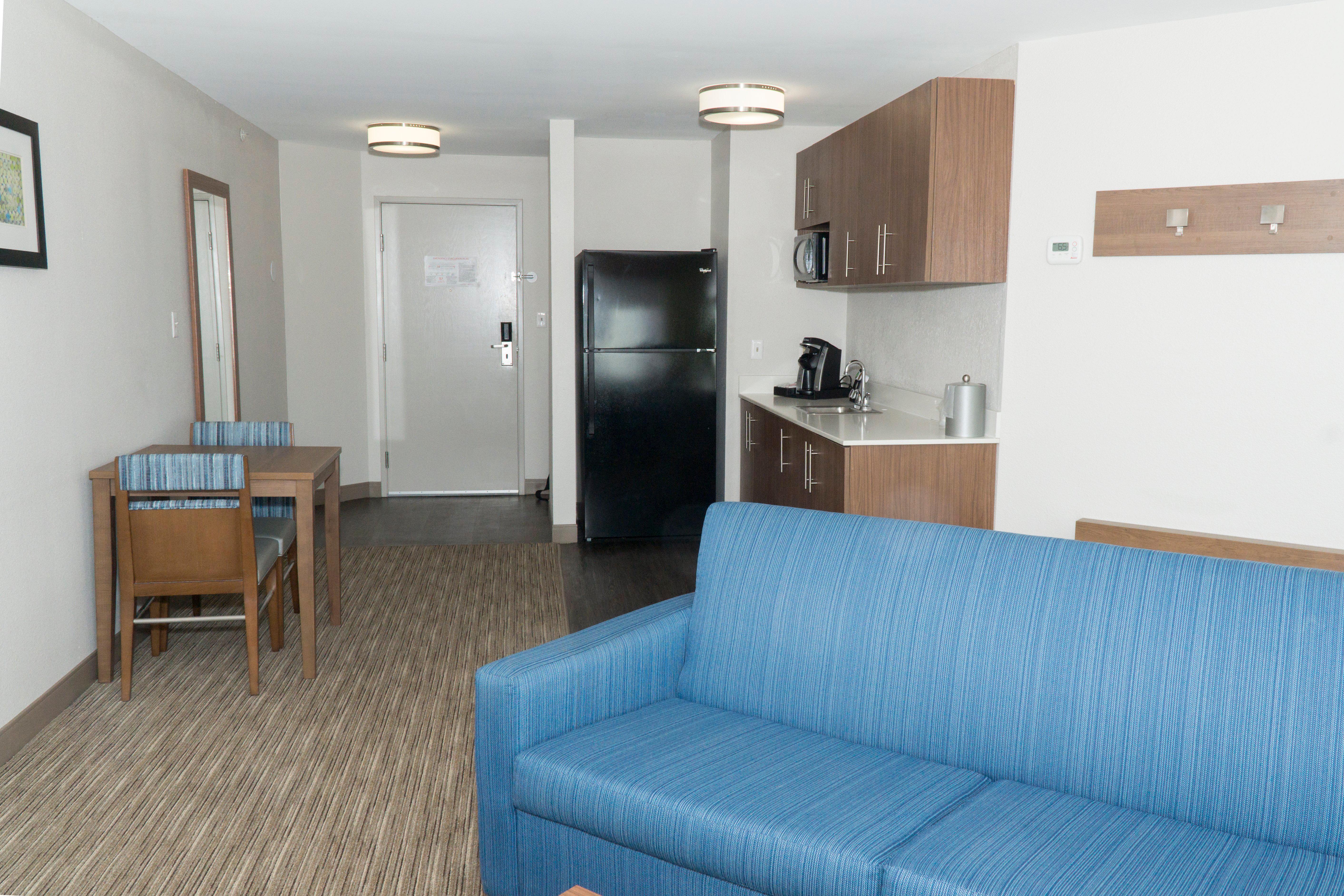 Holiday Inn Express Hotel & Suites Madison By Ihg Exterior foto